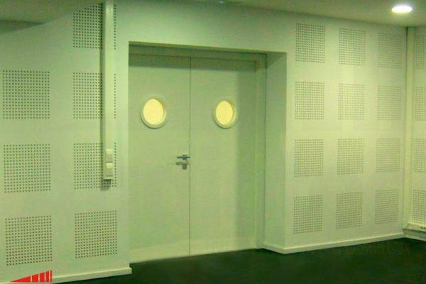 Puertas acusticas de metal (2)